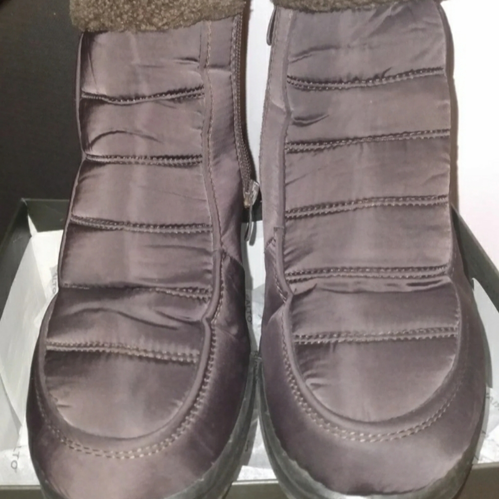 Winter boots for women